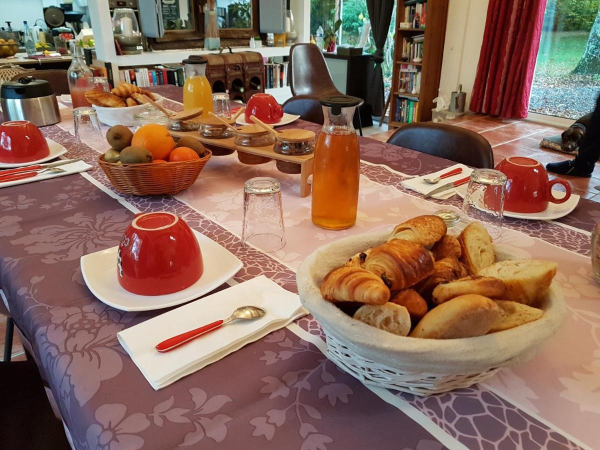 Bed and Breakfast Domaine De Sahil Saint-Romain-sur-Cher Exterior foto